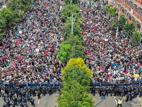 Veliki protest u Nepalu završio tragično: Jedna osoba poginula, preko 50 povrijeđenih