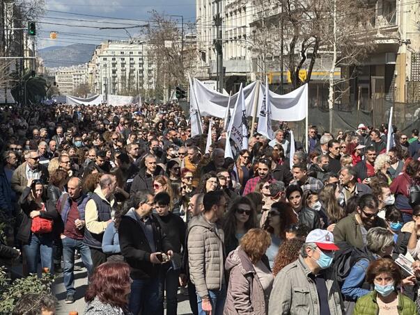 Veliki protesti širom Grčke: Traži se odgovornost za željezničku nesreću