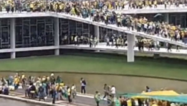 Veliki sukobi: Hiljade desničara upalo u Kongres Brazila