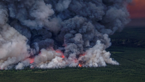 Veliki šumski požari zahvatili Kanadu, evakuisano 26.000 ljudi