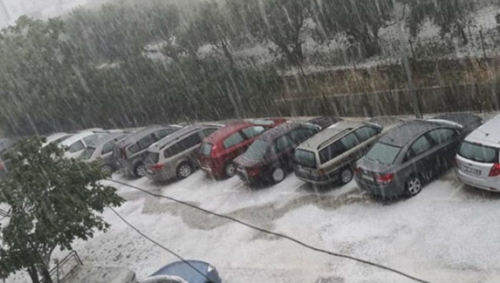 Veliko nevrijeme u Dalmaciji, u Kaštelima pala ogromna tuča