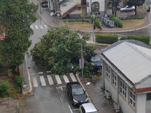 Veliko nevrijeme zahvatilo istok BiH, pričinjena velika materijalna šteta