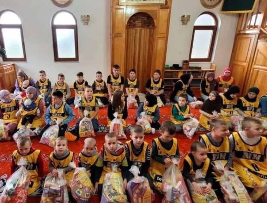 Veliko srce Jusufa Nurkića: Nakon pomoći povratnicima, obradovao i mališane za Bajram