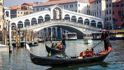 Venecijanski gondolijeri se žale: Turisti su danas predebeli