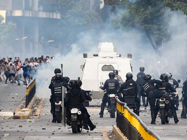Venezuelci na ulicama zbog pobjede Madura: 'Službeni rezultati su smiješni'