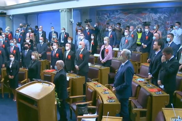 Verifikovani mandati, dio poslanika DF-a nije prisustvovao intoniranju himne