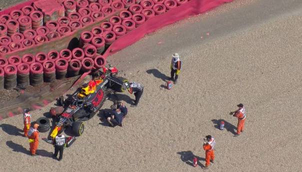 Verstappen nakon sudara izgubio dah, prebačen u bolnicu