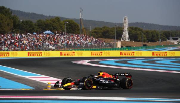 Verstappen pobjednik u Le Castelletu, Leclerc u zaštitnoj ogradi