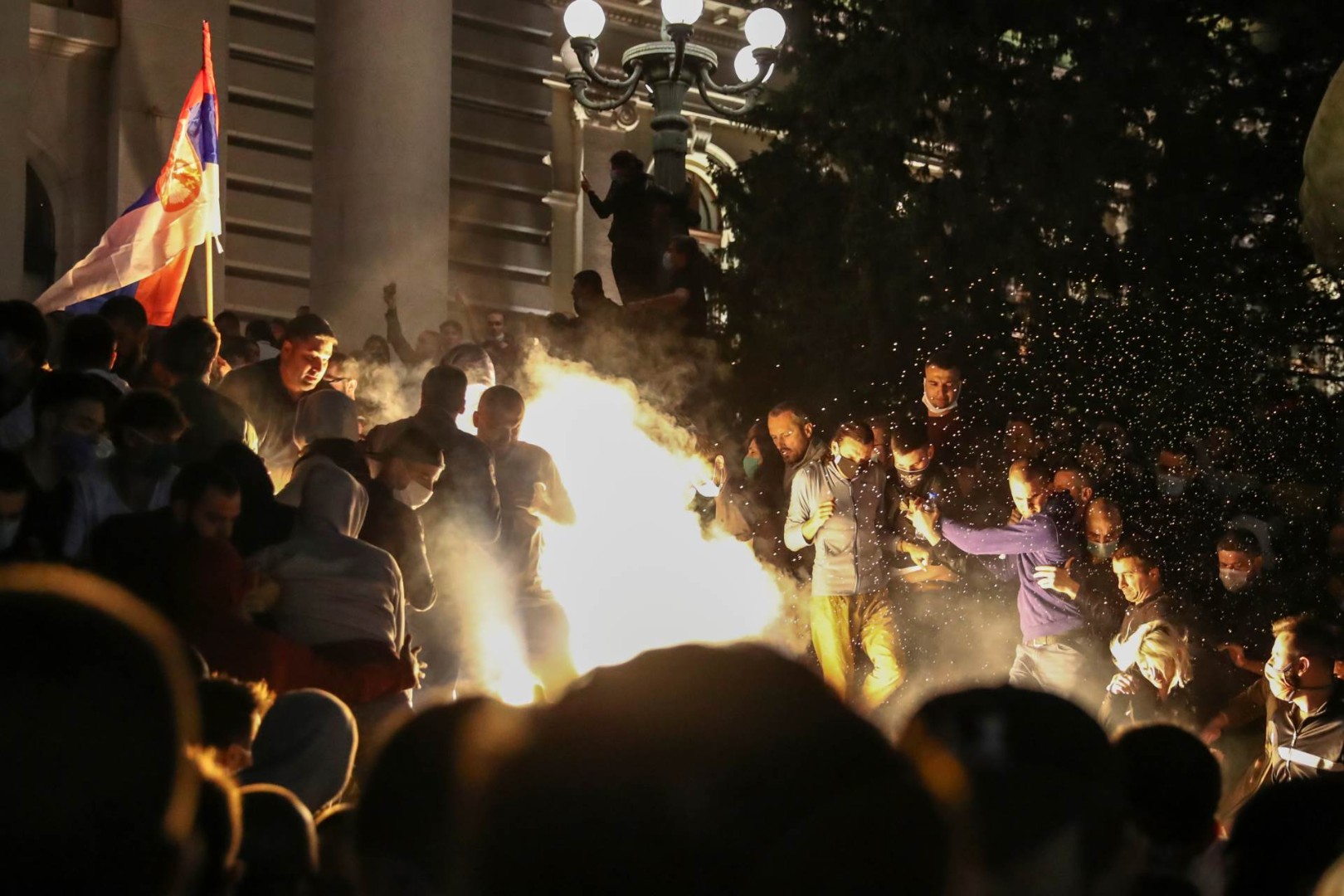 Vesić: Organizatori i učesnici protesta će nadoknaditi pričinjenu štetu