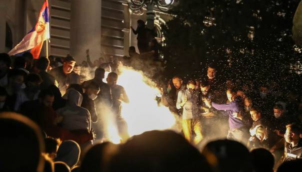 Vesić: Organizatori i učesnici protesta će nadoknaditi pričinjenu štetu