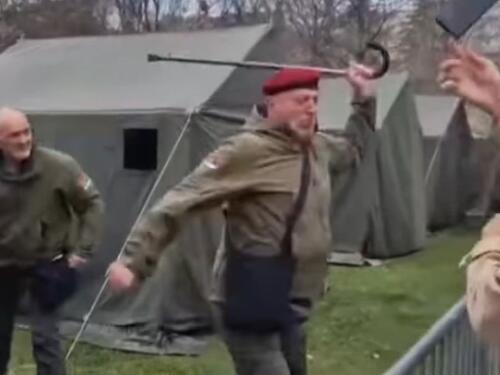 Veterani Crvenih beretki udarili civila, studenti traže odgovornost