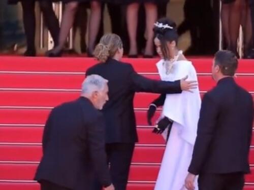 VIDEO / Agresivno i histerično ponašanje glumice, izbacili je sa crvenog tepiha