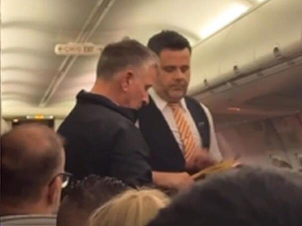 Video: Avion prinudno sletio u Beograd jer se putnik tukao s obezbjeđenjem