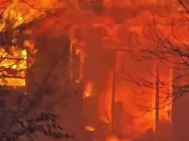 Video: Avion se srušio na kuću u predgrađu Minneapolisa