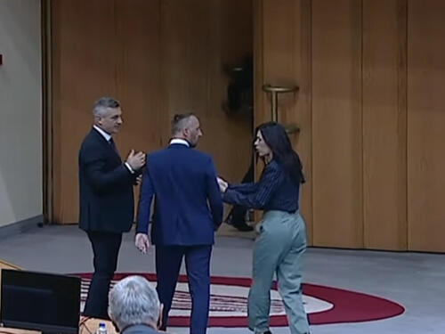 Video: Babalj pozvao Kojića u hodnik, tuču spriječila Vulić