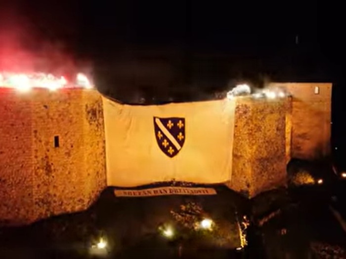 Video: BH Fanaticosi priredili spektakl na Tešanjskoj tvrđavi