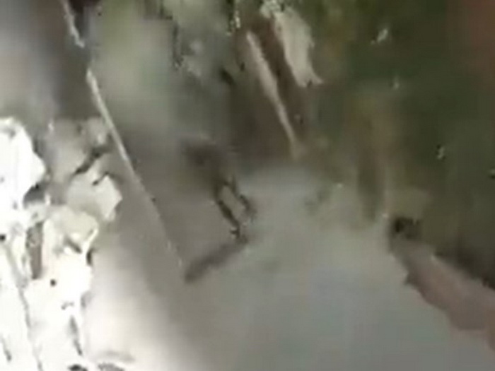 Video: Čovjek u Maroku u zadnji čas izbjegao da ga zatrpa zgrada