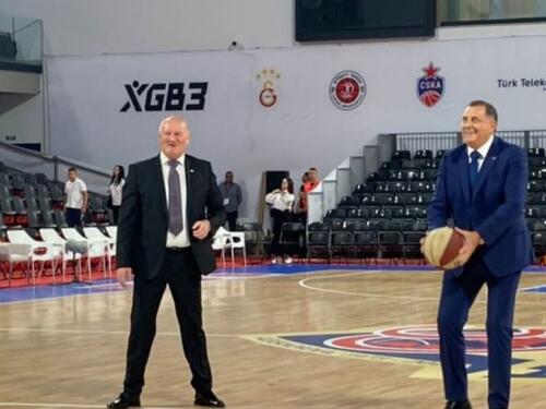 Video: Dodik promašio svaki šut