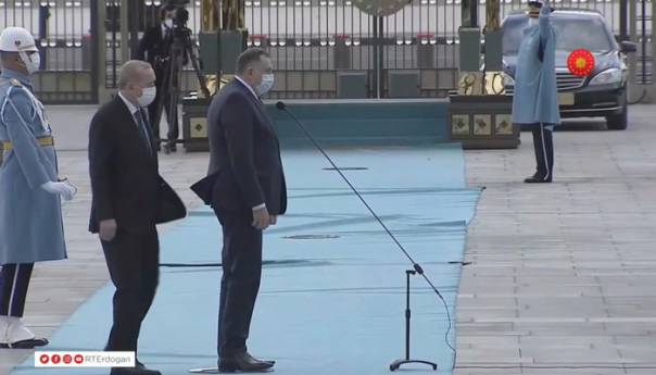 Video: Erdogan dočekao članove Predsjedništva BiH