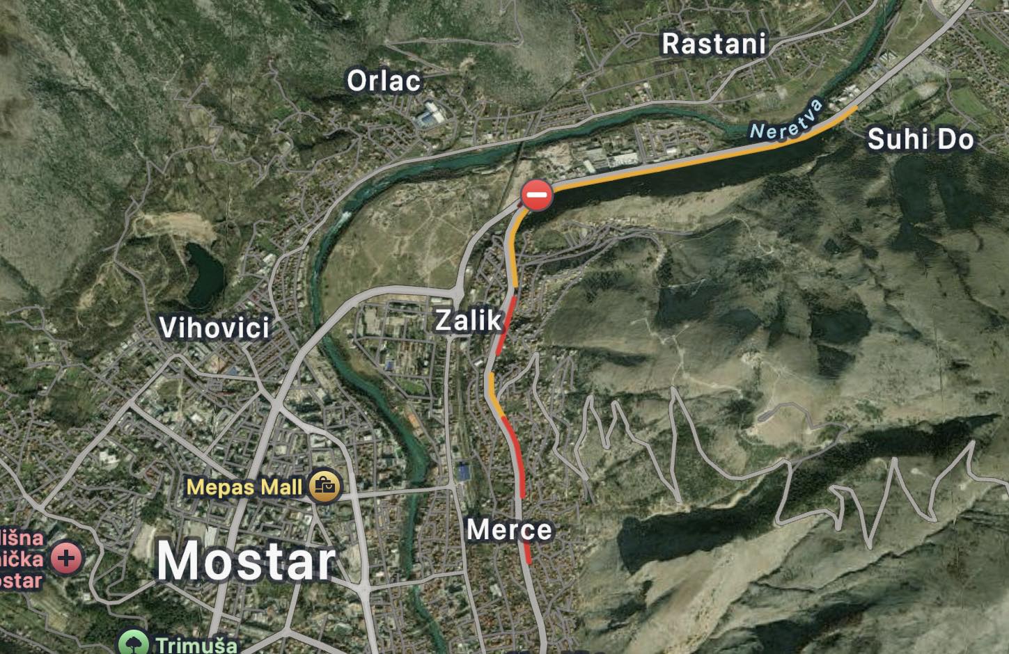 Video: Formirane velike kolone vozila kroz Mostar