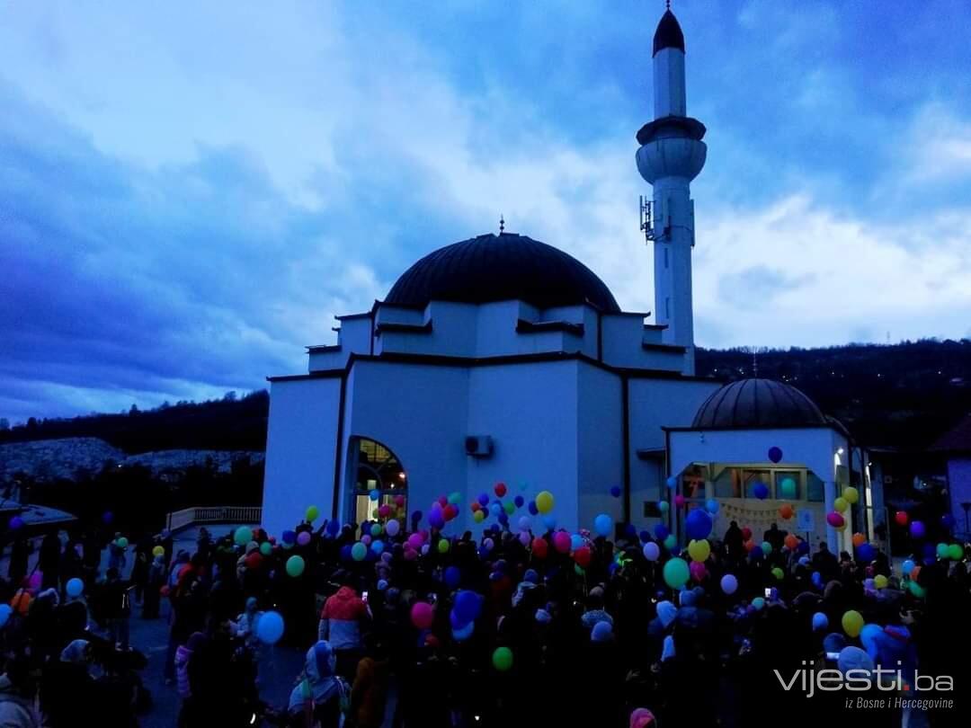 Video/Foto: Ramazanski vozić za djecu sarajevskog naselja Šip