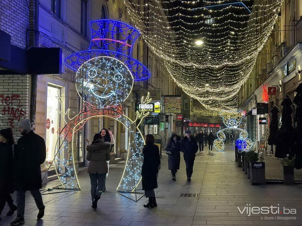 Video/Foto: Sarajevo blista u prazničnoj atmosferi