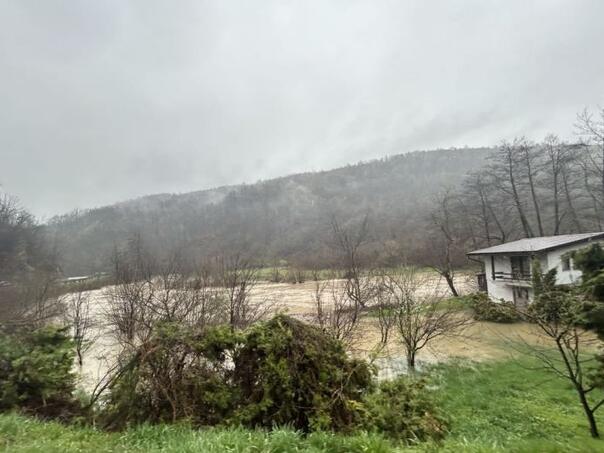Video: Izlila se rijeka Lašva u Vitezu