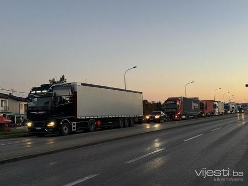 Video: Kamioni na putevima u BiH, buđenje u blokadama