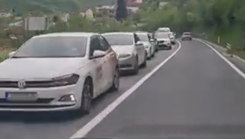 Video: Kilometarske kolone na ulazu u Jablanicu iz oba pravca