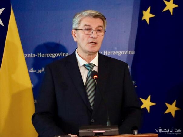 Video: Mehmedović nabrajao bračne parove u državnoj službi