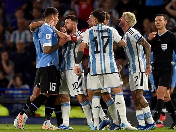 VIDEO: Messi divljao po terenu, suparnika udario laktom i hvatao za vrat