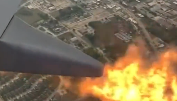 Video: Motor aviona malo nakon polijetanja planuo u zraku