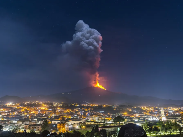 Video: Na Siciliji došlo do erupcije vulkana Etna