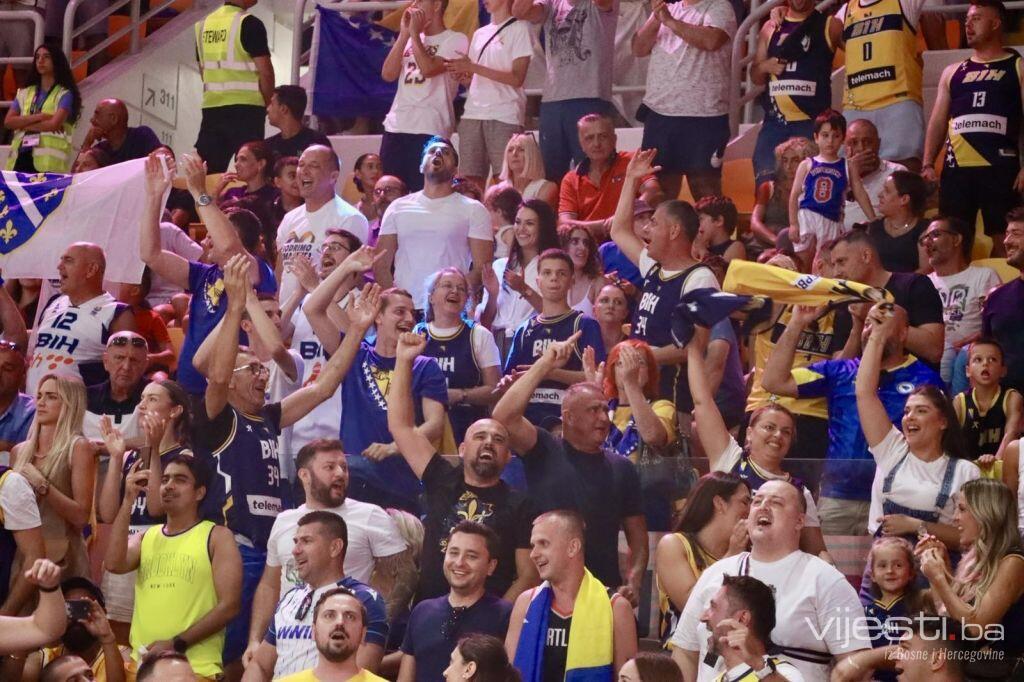 Video: Nakon pobjede Zmajeva dvoranom se orilo "Volim te Bosno”