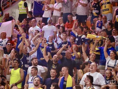 Video: Nakon pobjede Zmajeva dvoranom se orilo "Volim te Bosno”