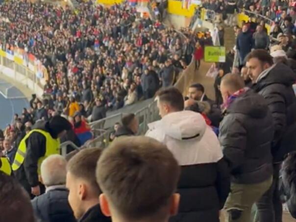 Video: Navijači Srbije se međusobno tukli na tribinama u Beču