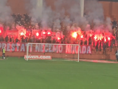 Video: Navijači Veleža zapalili otete transparente navijača Zrinjskog