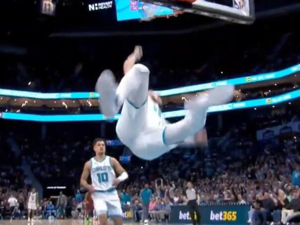 Video: Nurkićeva reakcija nakon strašnog pada šokirala Amerikance