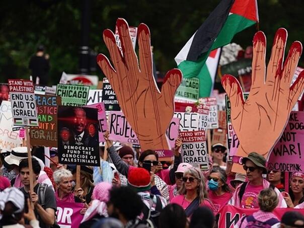 VIDEO / Ogorčeni demonstranti u Chicagu marširali protiv podrške demokrata Izraelu