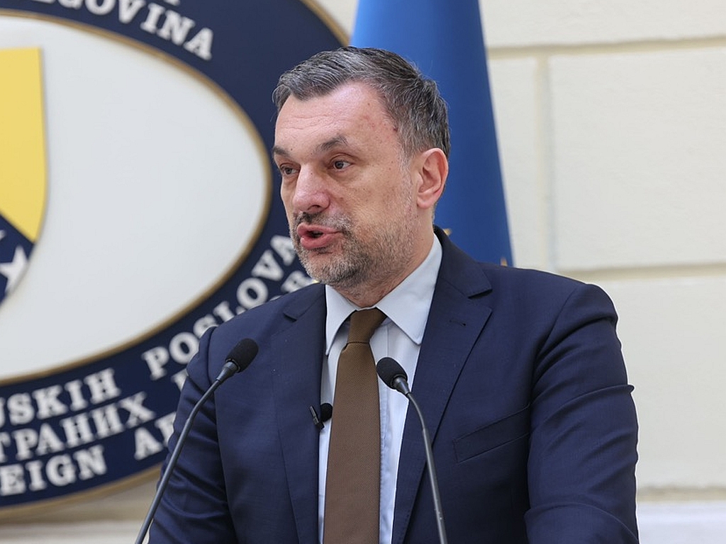 Video: Pogledajte dramatično obraćanje Konakovića!