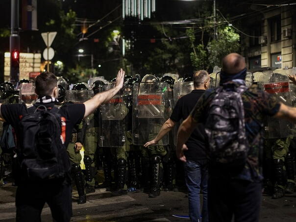 Video: Policija sinoć brutalno tukla studente u Beogradu
