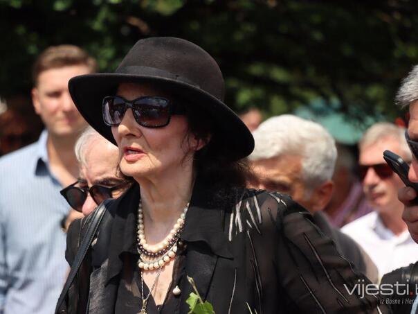 Video: Potresan govor supruge Josipa Pejakovića na njegovoj sahrani