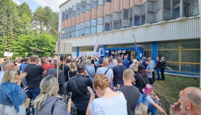 Video: Protesti radnika 'Zraka': Bolje da ministar dođe, nego da mi idemo tamo