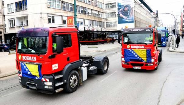 Video: Protestna vožnja prijevoznika, traže ukidanje akciza