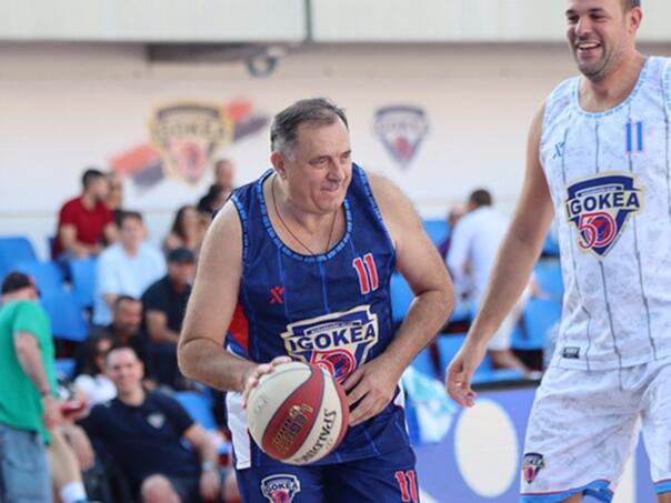 Video: Revijalna utakmica i Dodik pod obručom