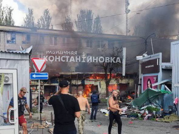 Video: Rusi granatirali pijacu u Ukrajini, najmanje 16 mrtvih