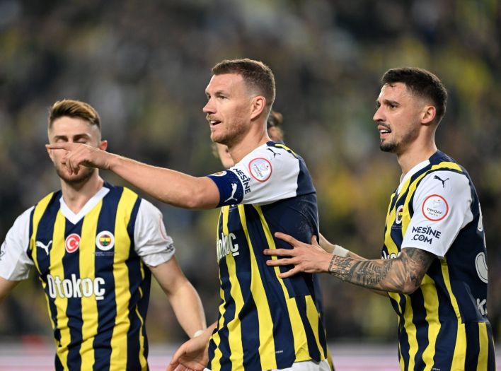 Video: Sjajni Džeko postigao novi gol za Fenerbahce!
