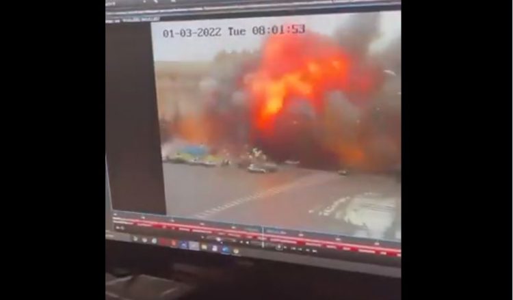 Video: Snažan zračni udar na glavni trg Harkiva