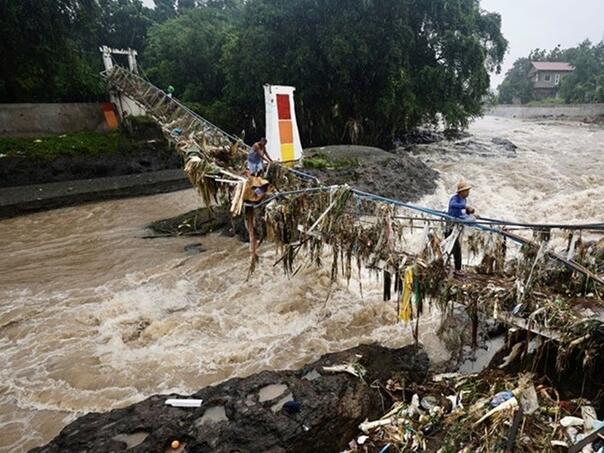 VIDEO / Supertajfun pogodio Kinu, na stotine hiljada evakuisanih