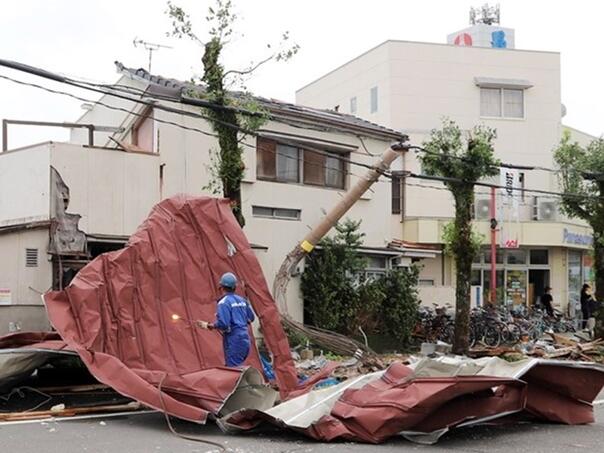 VIDEO / Tajfun 'vlada' Japanom: Ubio četvero, povrijedio najmanje 96 osoba